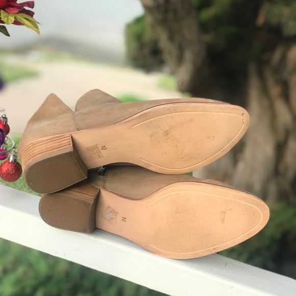 SOLD Seychelles Snare bootie in Tan - Picture 7 of 8